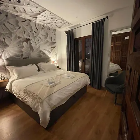 Cason De Lopez Apartment